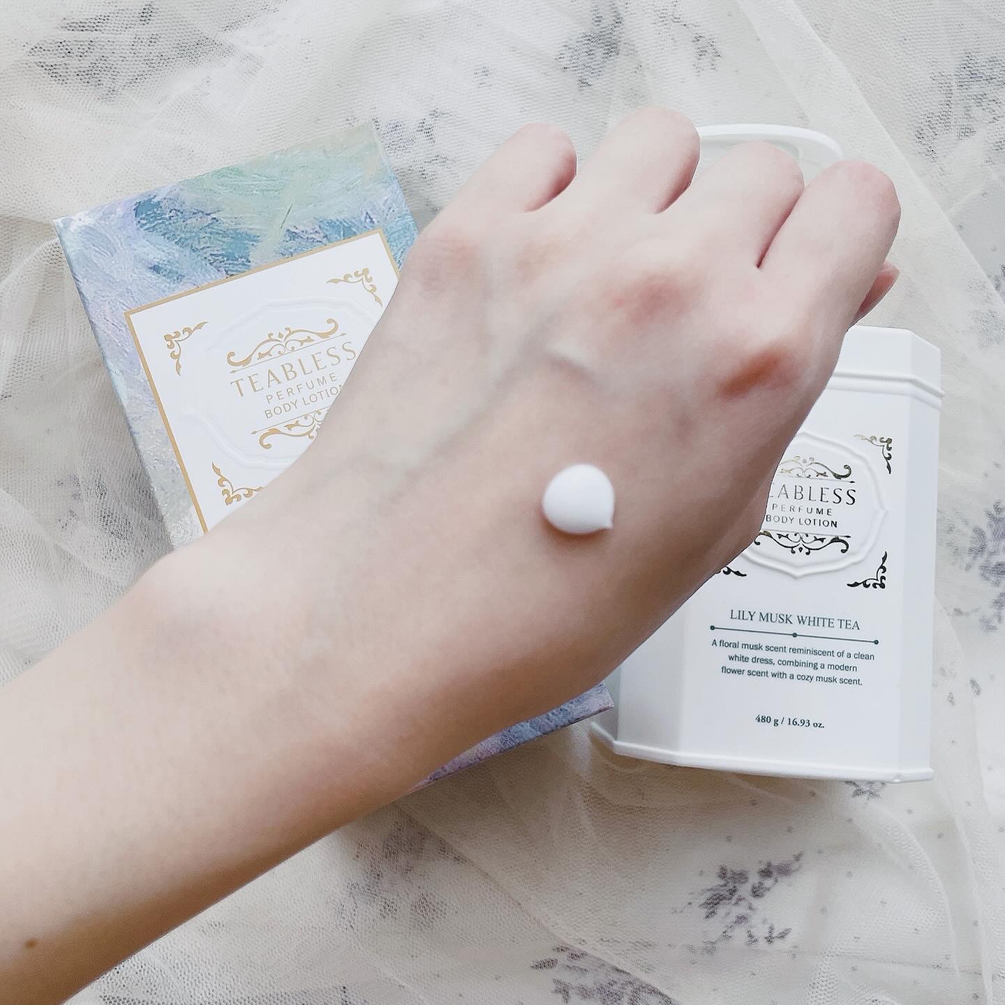 パフュームボディローション リリィムスクホワイトティー/TEABLESS/ボディローションを使ったクチコミ（3枚目）