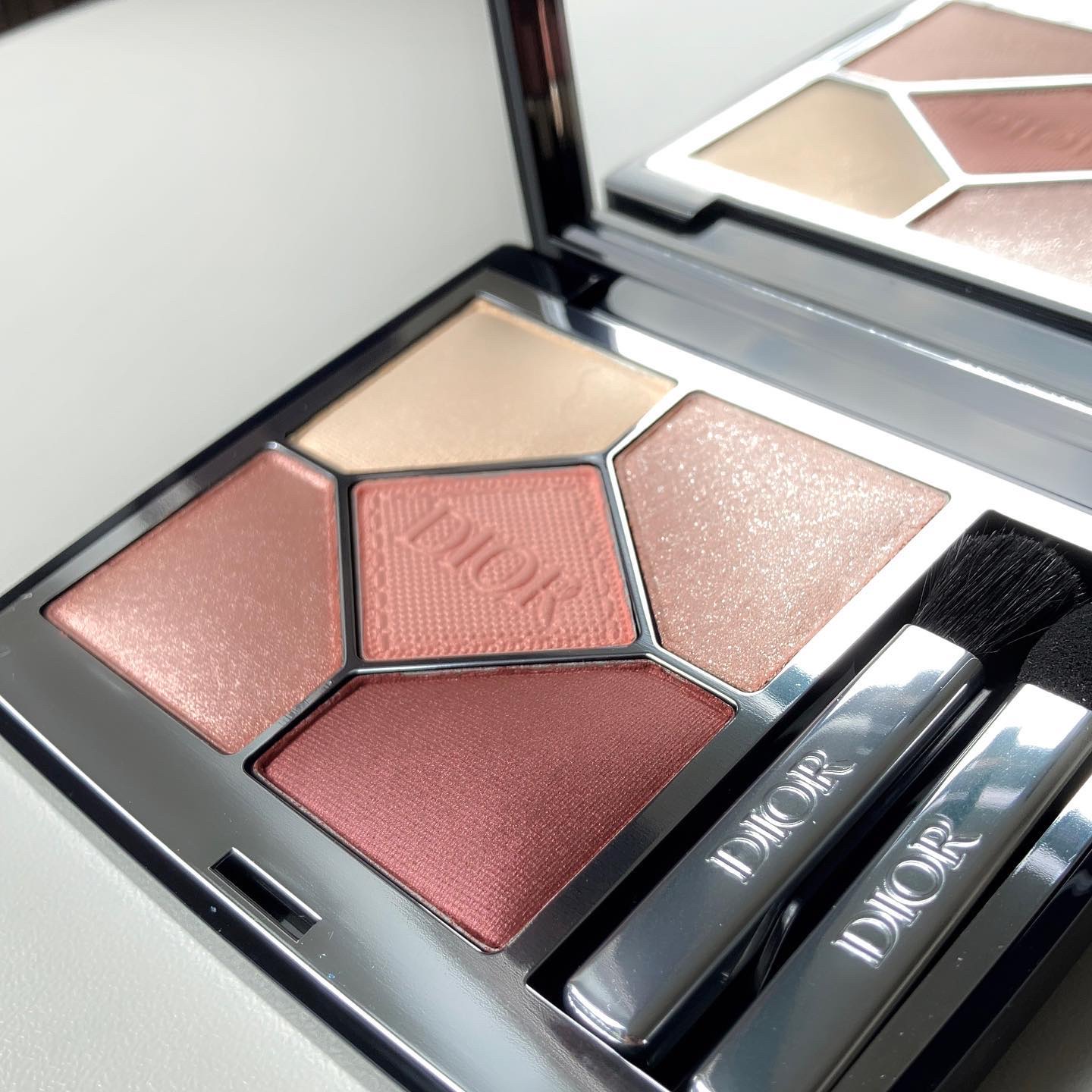 ディオールショウ サンク クルール/Dior/アイシャドウを使ったクチコミ（2枚目）