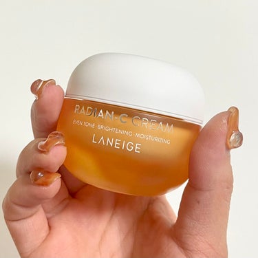 LANEIGE ラディアンーCクリーム◡̈*♚‧*˚✩‧₊˚
気に入ったのでリピートアイテムです🙌
ラネージュのビタミンクリーム🍊サンプルで使用したらあまりに良くて現品の購入へ♡
使い始めてしばらく経つ