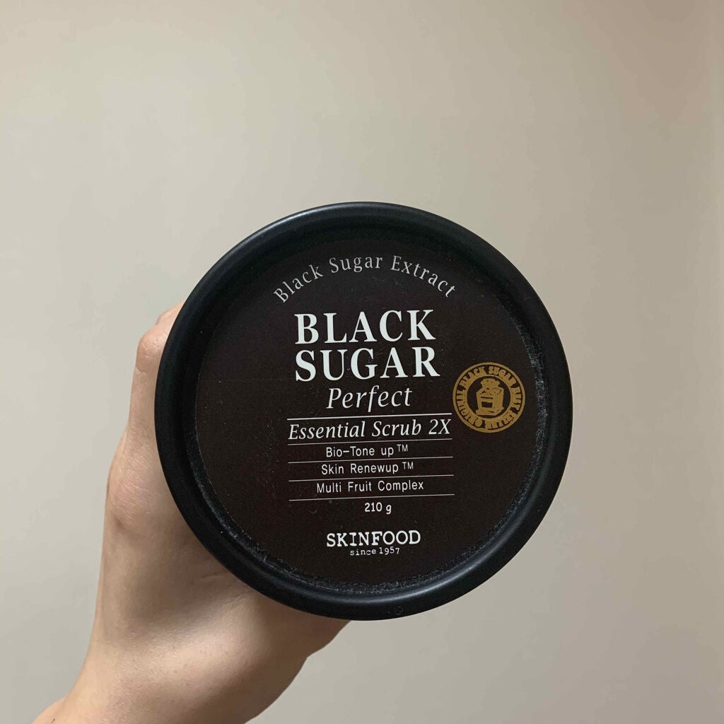 ブラックシュガー パーフェクト エッセンシャル スクラブ2X/SKINFOOD/洗い流すパック・マスクを使ったクチコミ(2枚目)