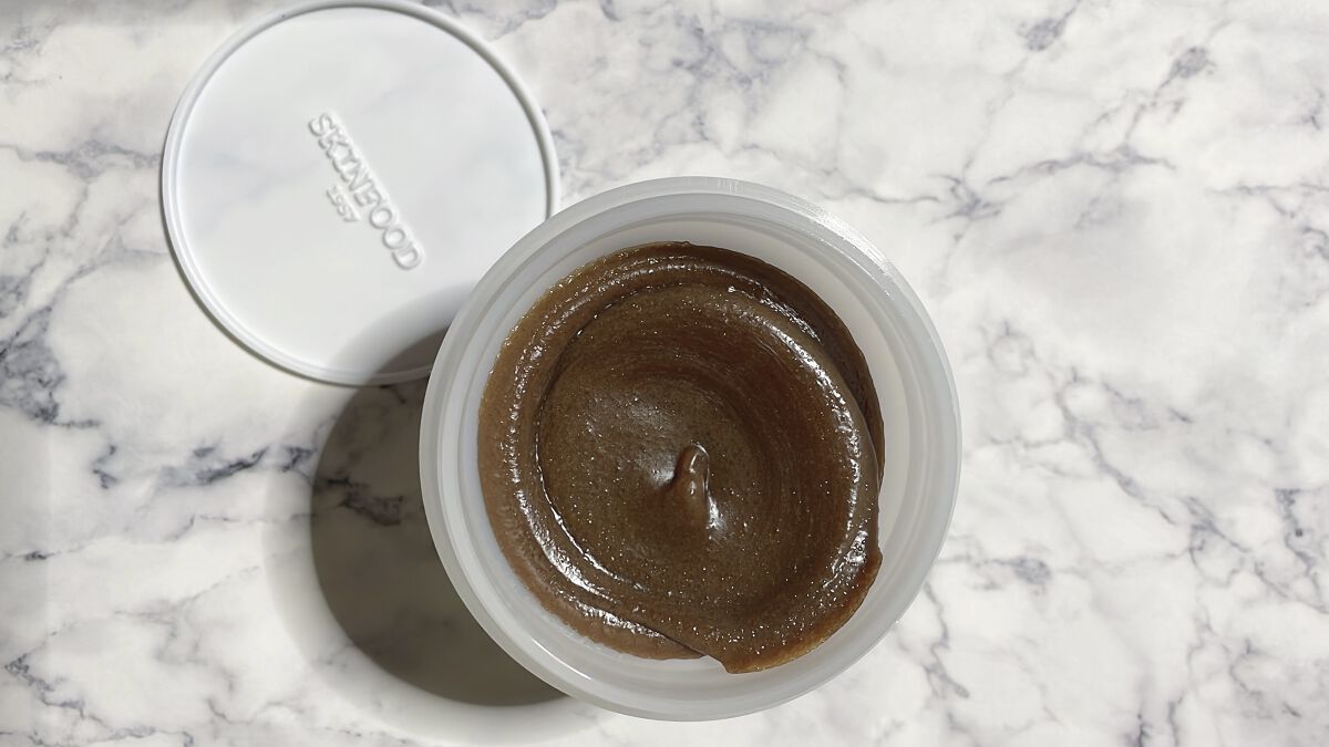 ブラックシュガーマスク ウォッシュオフ/SKINFOOD/洗い流すパック・マスクを使ったクチコミ（2枚目）