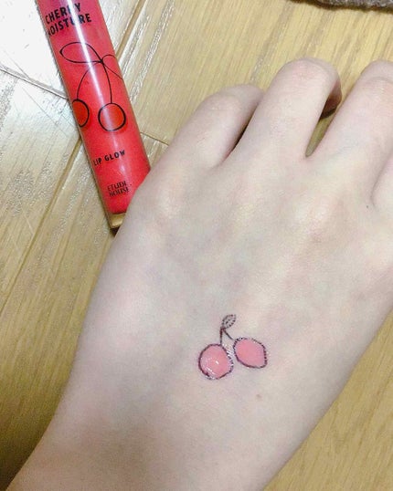 チェリーモイスチャー リップグロウ/ETUDE/リップグロスを使ったクチコミ(4枚目)