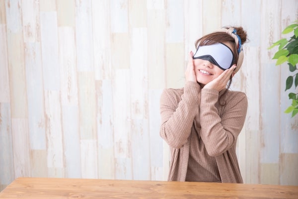 ホットアイマスクは目に悪い?デメリットや効果を徹底解説