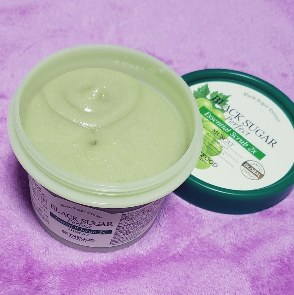 ブラックシュガーパーフェクトエッセンシャルスクラブ 2X マスカット/SKINFOOD/洗い流すパック・マスクを使ったクチコミ（2枚目）