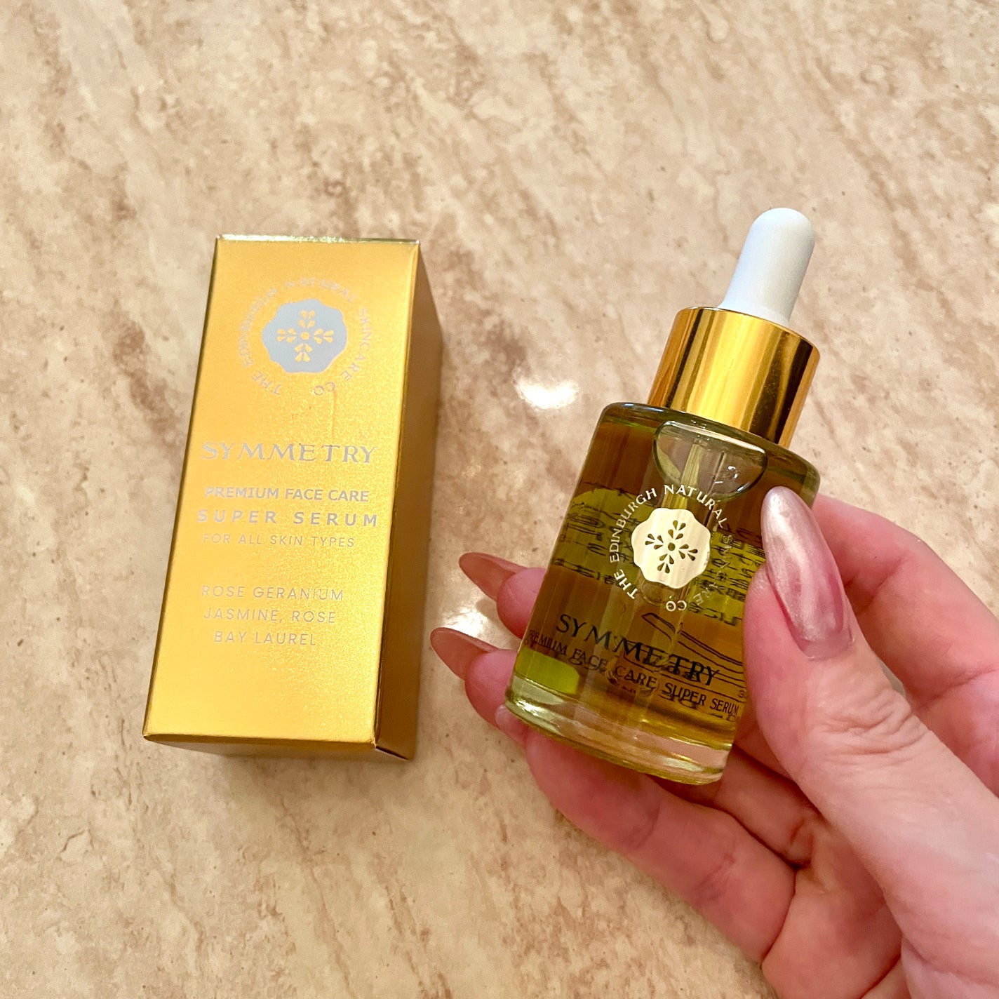 Shiho Arai on LIPS 「・・エディンバラナチュラルスキンケアで一番の人気アイテムの10..」(1枚目)