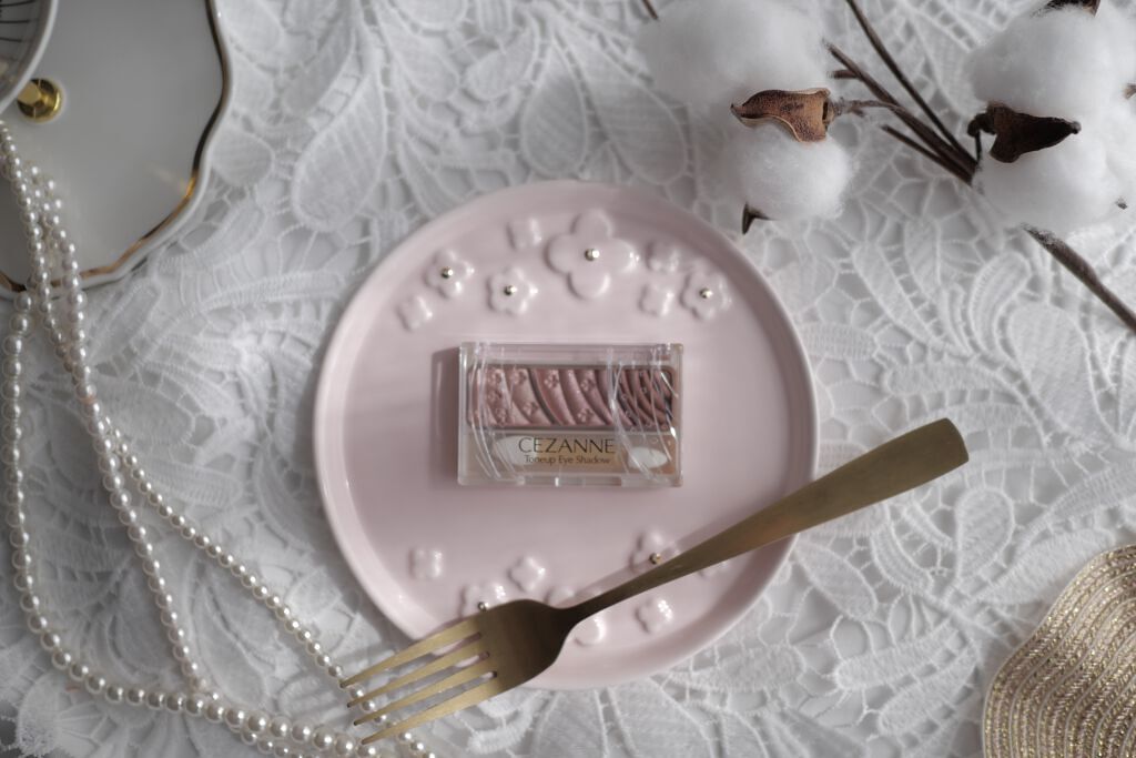 トーンアップアイシャドウ/CEZANNE/アイシャドウパレットを使ったクチコミ(3枚目)
