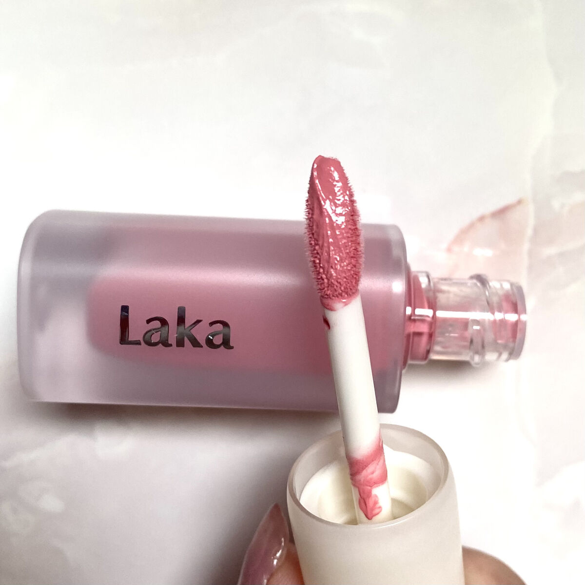 フラワーキャプチャーティント/Laka/口紅を使ったクチコミ（3枚目）