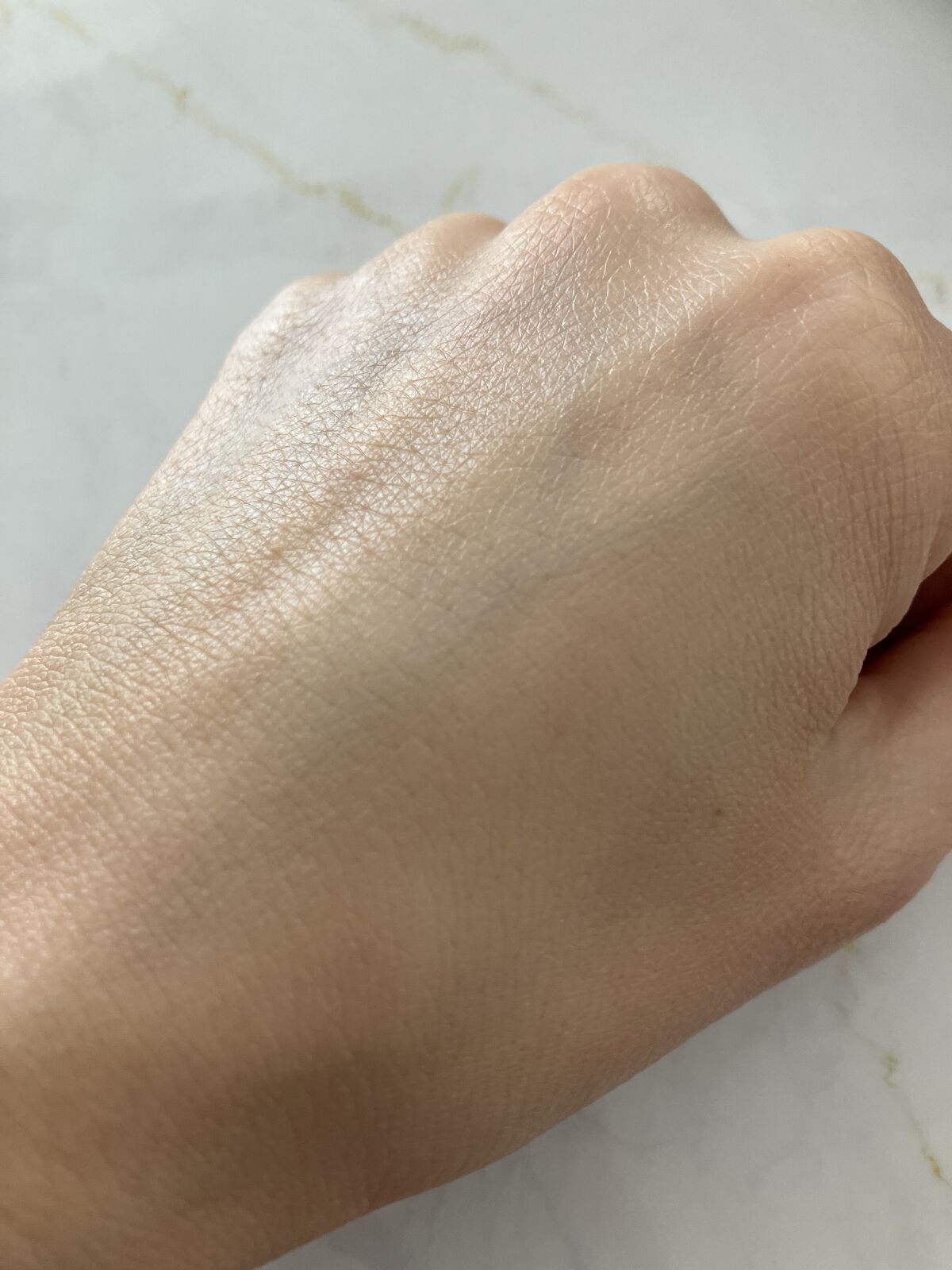 皮脂テカリ防止下地 保湿タイプ/CEZANNE/化粧下地を使ったクチコミ（3枚目）