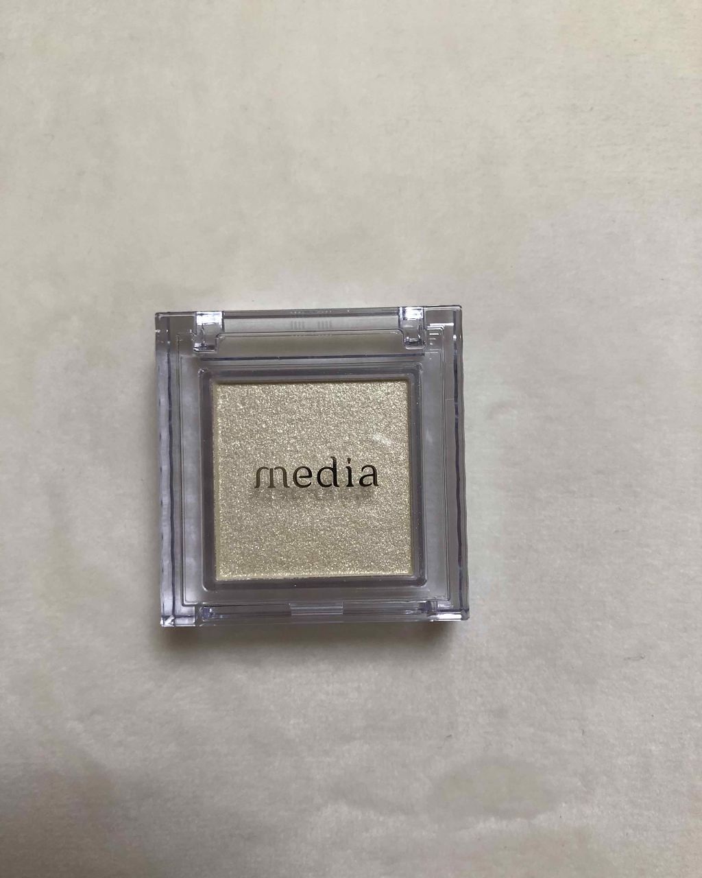 ブライトアップアイシャドウ/media/単色アイシャドウを使ったクチコミ(1枚目)