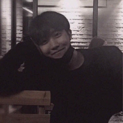 박 마유 on LIPS 「🐷☁️推しと健康のため☁️🐷/ヤバイ。うん、ヤバイ。痩せないと..」(4枚目)