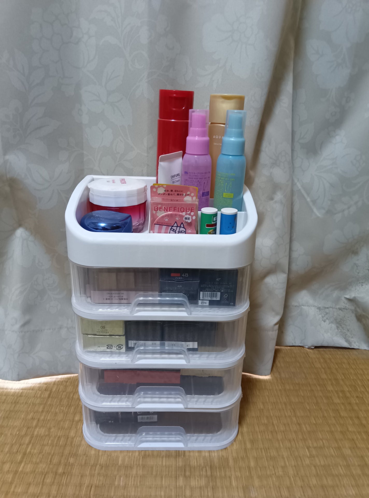 えみこ on LIPS 「先日、コスメ整理棚が届きました。これ1つで、スキンケアからメイ..」(1枚目)