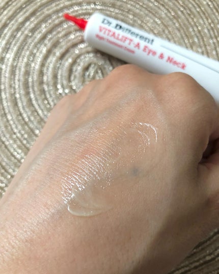 Dr.Different VITALIFT-A アイ&ネックのクチコミ「しみ・くすみが気になり始めたらの
ナイトケア!
" VITALIFT-A Eye&Neck ".....」(3枚目)