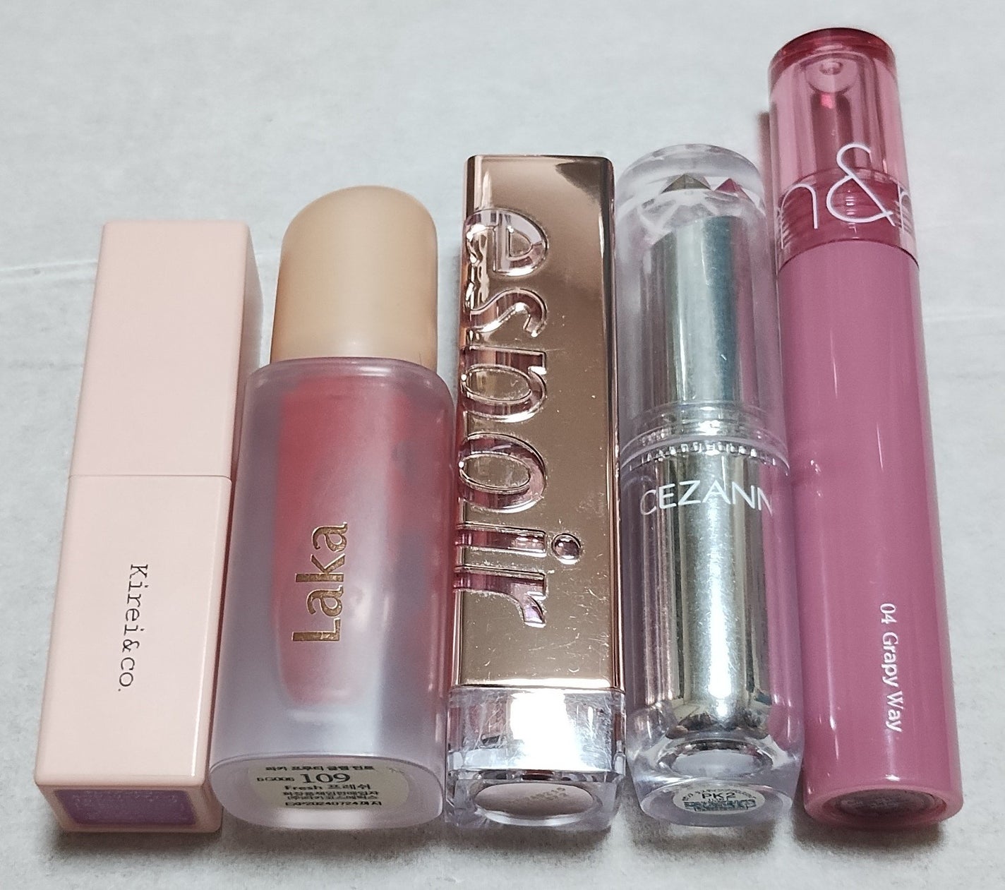 ラスティンググロスリップ/CEZANNE/口紅を使ったクチコミ(2枚目)