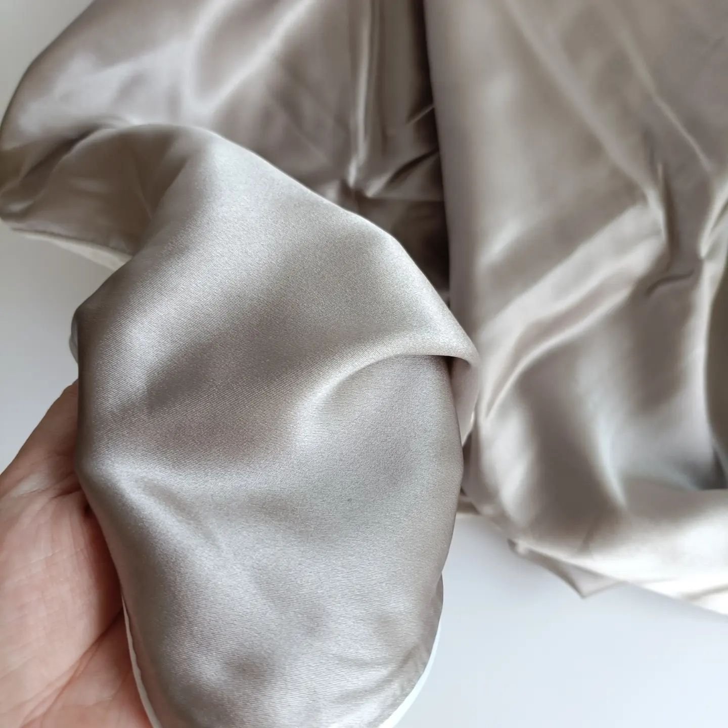 SEAWIND シルク枕カバー/SEAWIND/ヘアケアグッズを使ったクチコミ（2枚目）