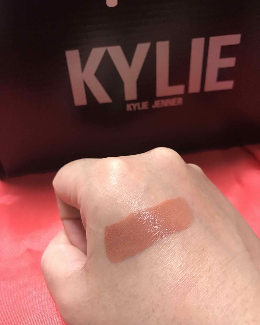 クリーム リップスティック/Kylie Cosmetics/口紅を使ったクチコミ(2枚目)