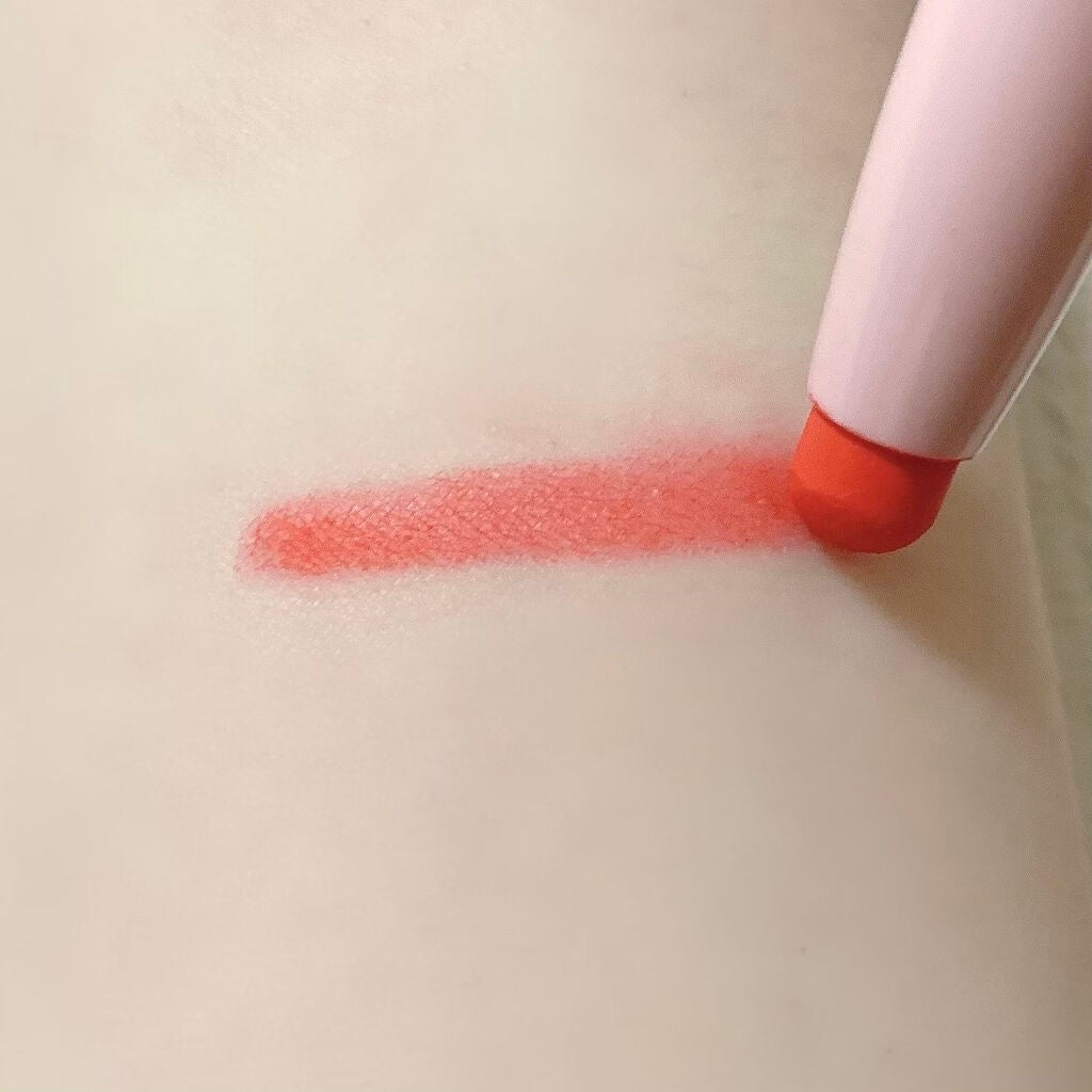 マットリップクレヨン/WHOMEE/口紅を使ったクチコミ(2枚目)