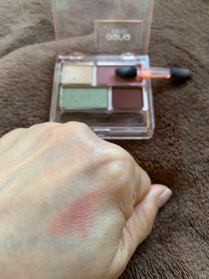 GENE TOKYO リラクシーアイシャドウ/DAISO/アイシャドウパレットを使ったクチコミ(2枚目)