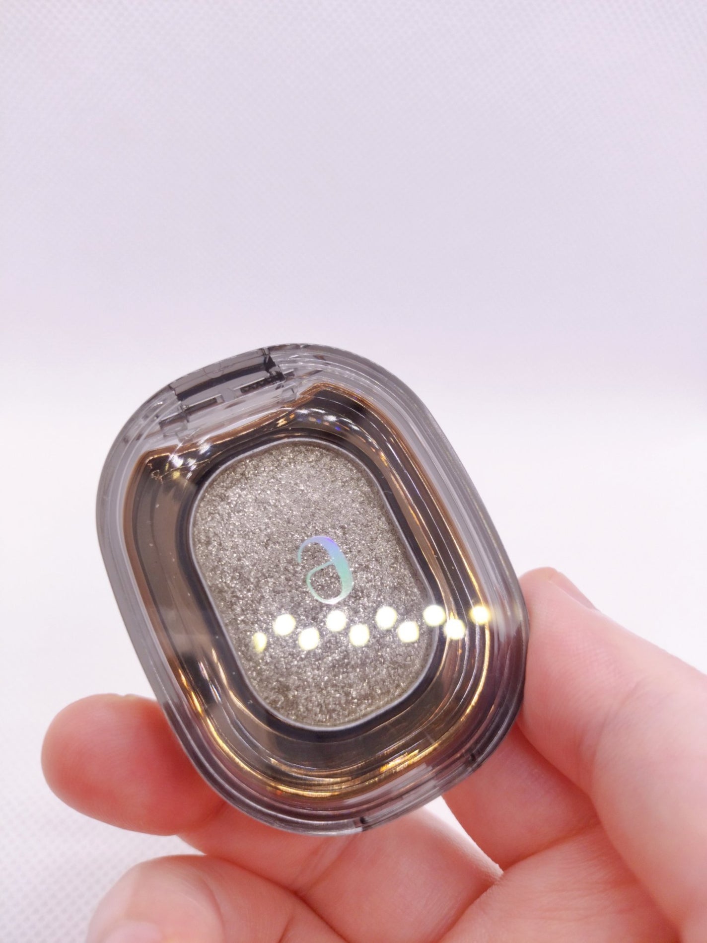 ASTRAL LIGHT EYESHADOW/Ameli/単色アイシャドウを使ったクチコミ(2枚目)