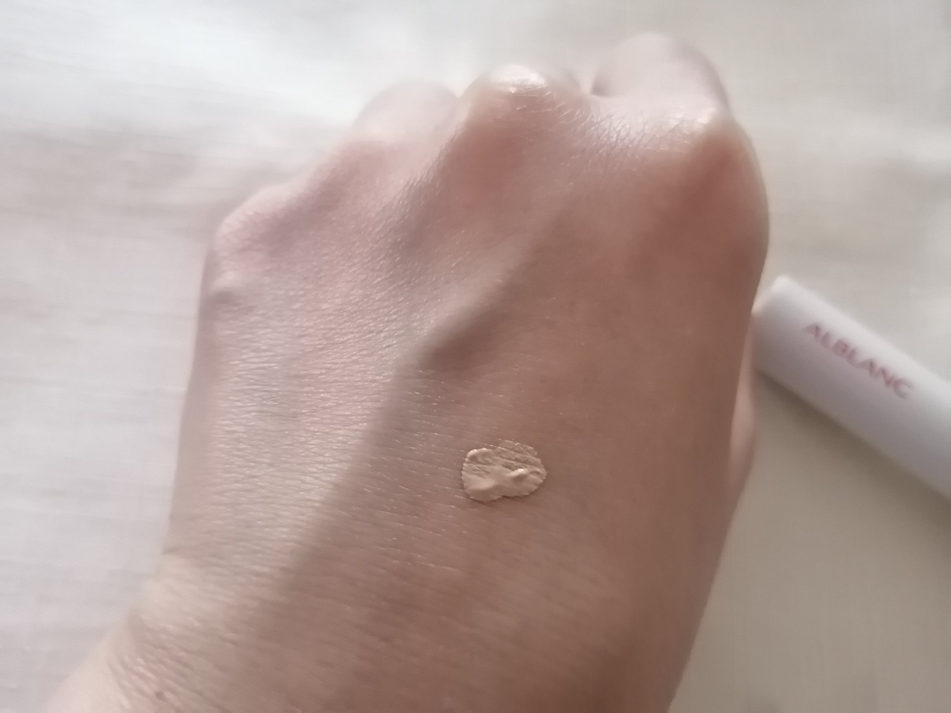 クラリティブラン カモフラチップ/ALBLANC/リキッドコンシーラーを使ったクチコミ（3枚目）