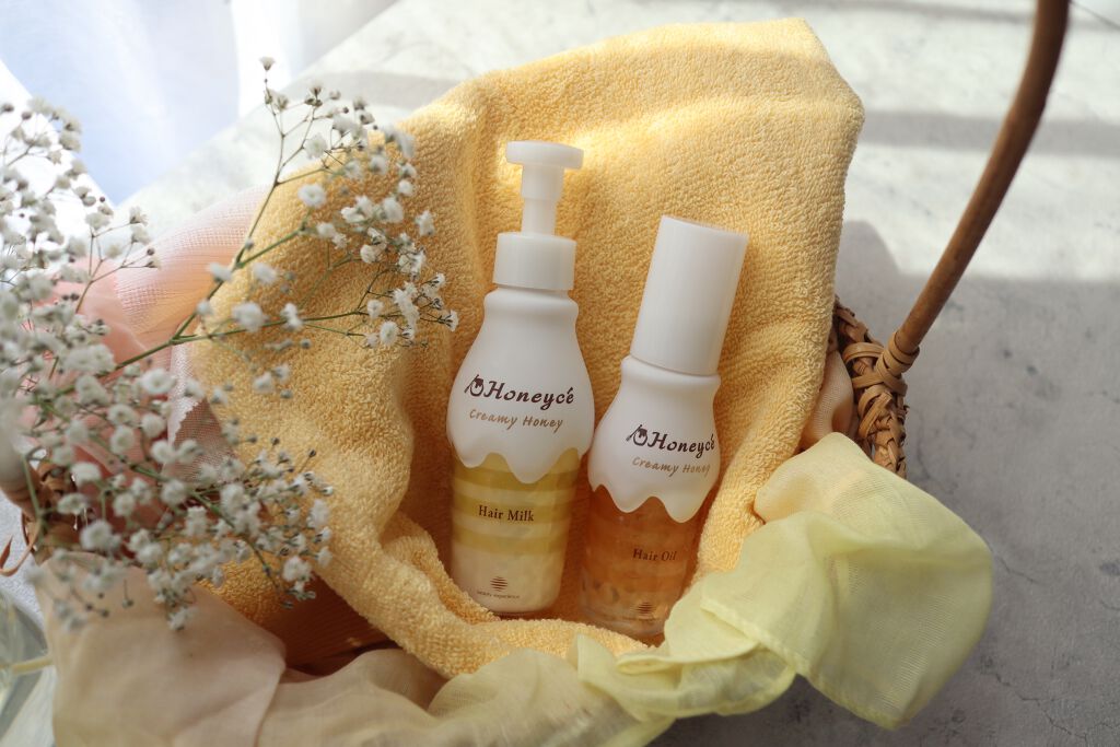 ハニーチェ クリーミーハニー ヘアミルクのクチコミ「あまり蜂蜜の香りはしなくて
フローラル系のように感じました。
香りはほのかです。

ゆるい乳液.....」（1枚目）