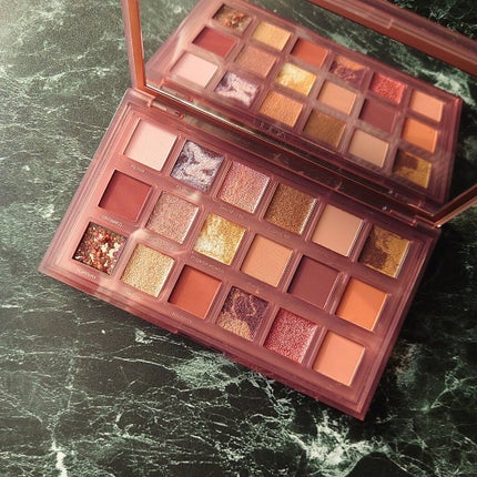 NAUGHTY NUDE/Huda Beauty/アイシャドウパレットを使ったクチコミ(3枚目)