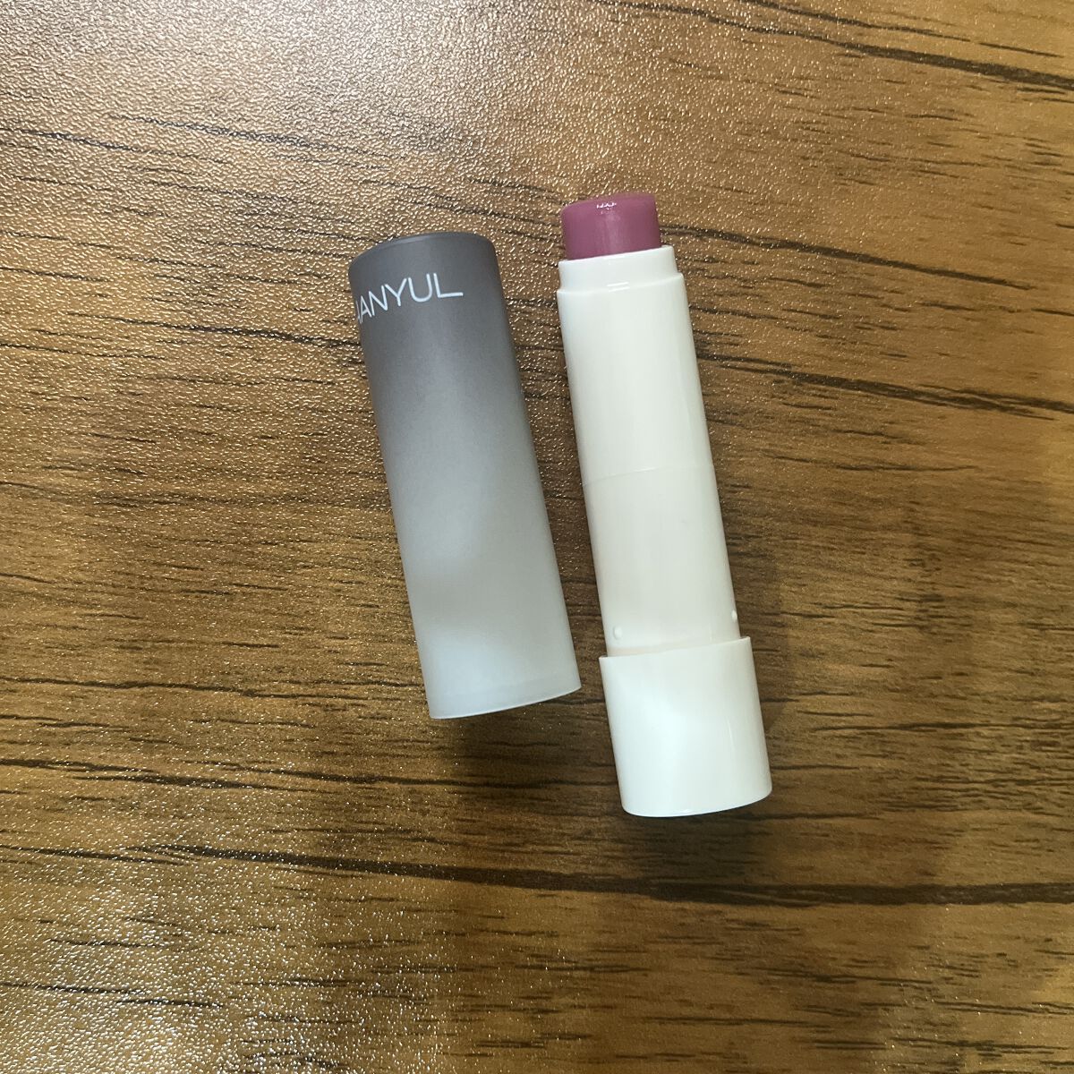 自然に似たリップバーム (白菊/ヨモギ/米/黒豆/紫根)/HANYUL(ハンユル)/リップバームを使ったクチコミ（1枚目）
