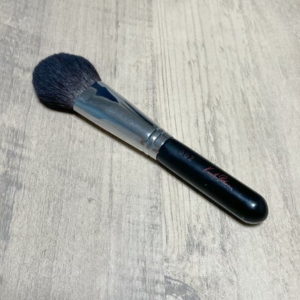 ケサランパサラン チークブラシのクチコミ「\丸いからチークがのせやすい♡/
ケサランパサラン
チークブラシ
✔︎POINT
・チークの.....」(1枚目)