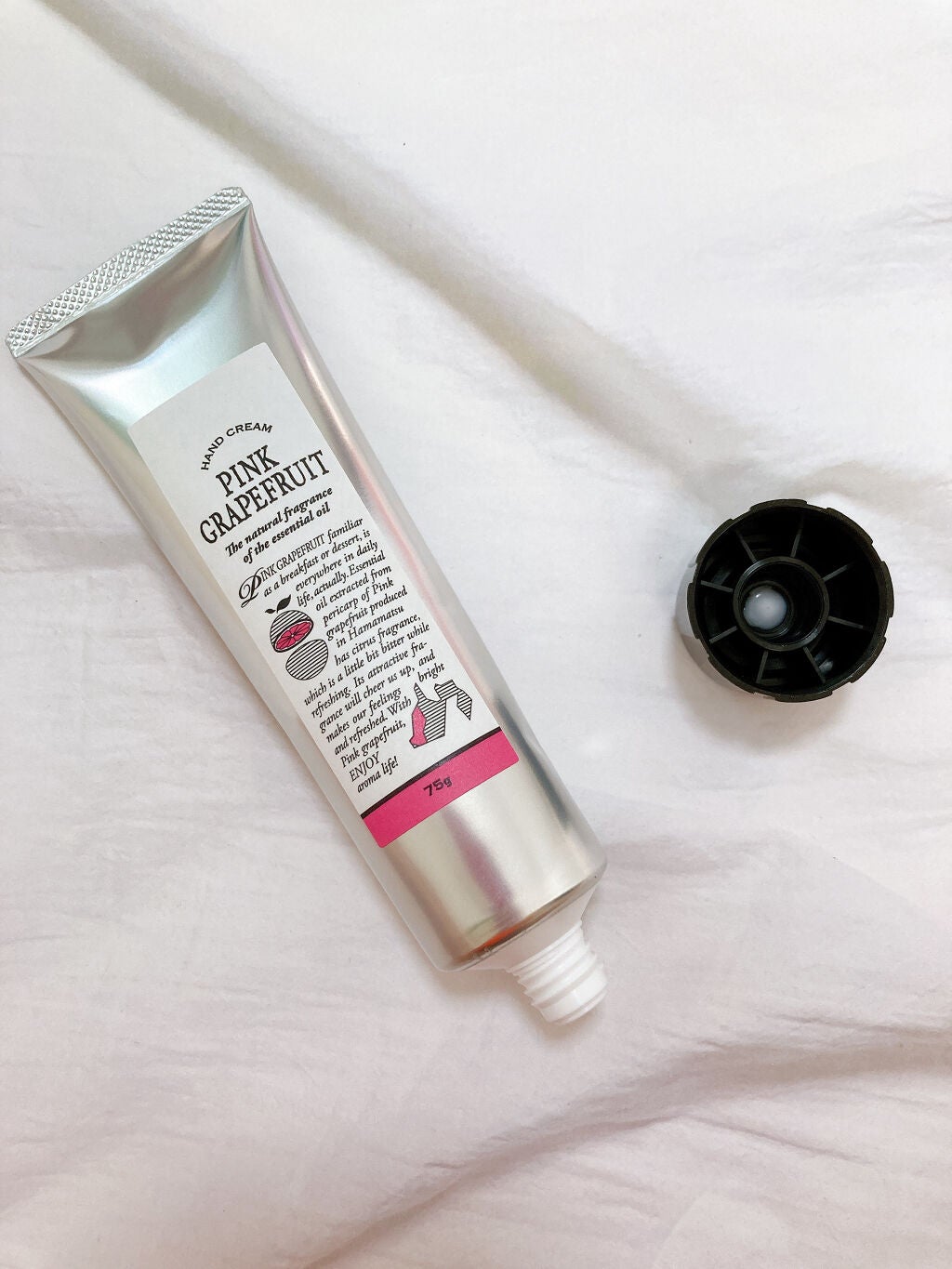 国産柑橘 浜松ピンクグレープフルーツハンドクリーム/デイリーアロマジャパン/その他を使ったクチコミ(2枚目)
