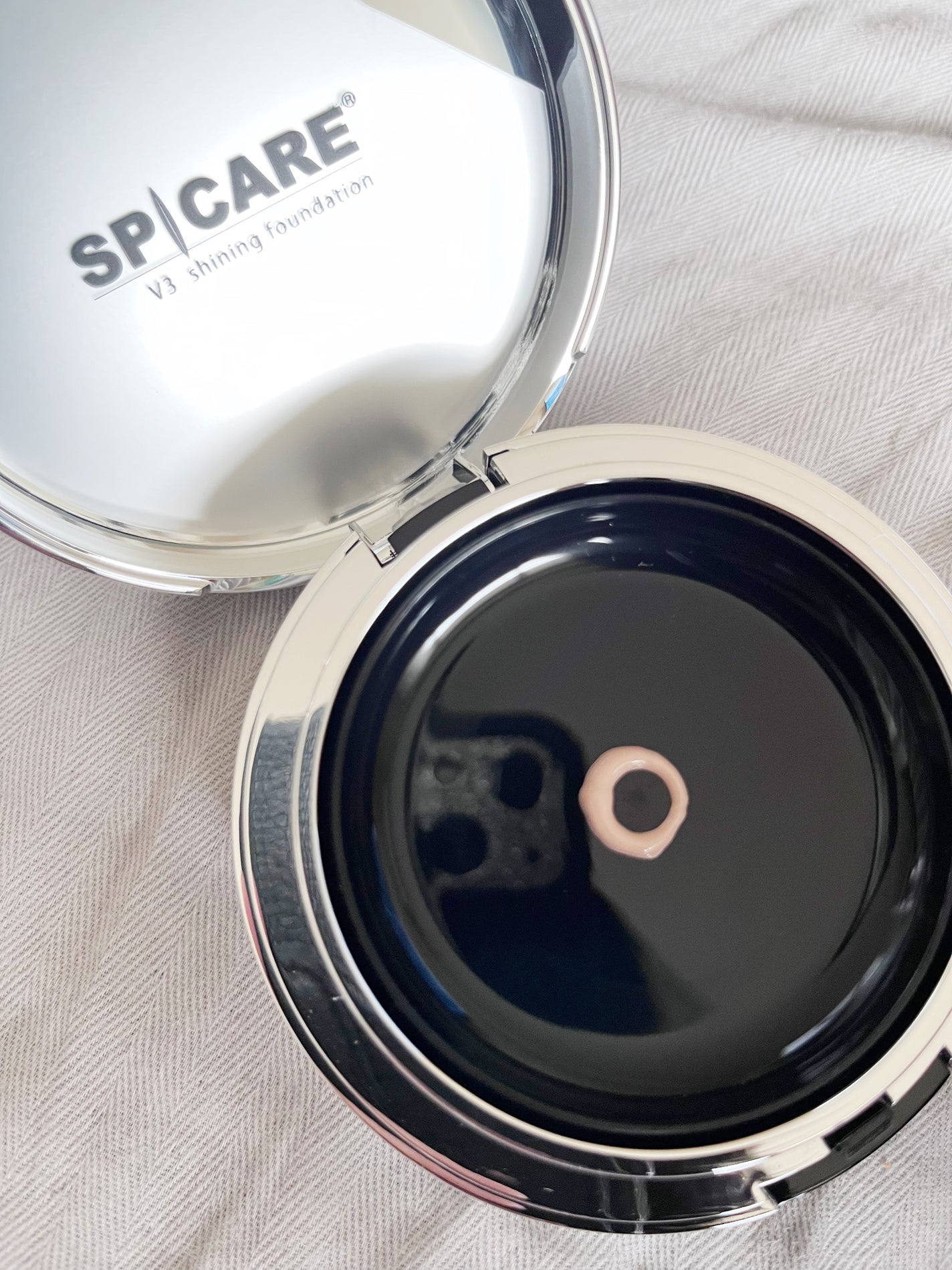 V3シャイニングファンデーション/SPICARE/クッションファンデーションを使ったクチコミ(2枚目)