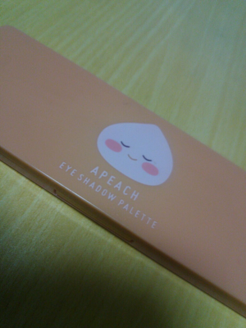 twinkle_perfume_888 on LIPS 「またまたニコラの付録!今回は9月号のアピーチの アイシャドウ..」(1枚目)