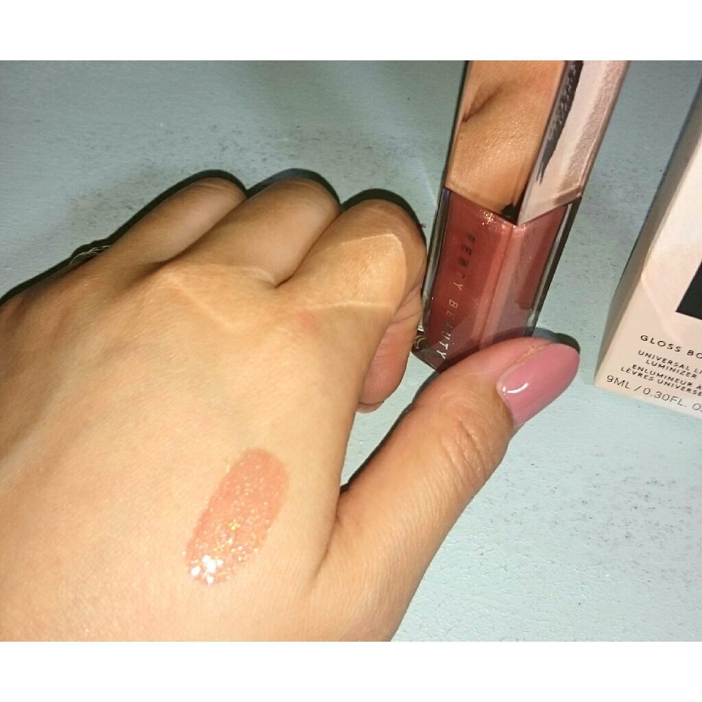 GLOSS BOMB Universal Lip Luminizer/FENTY BEAUTY BY RIHANNA/リップグロスを使ったクチコミ（2枚目）