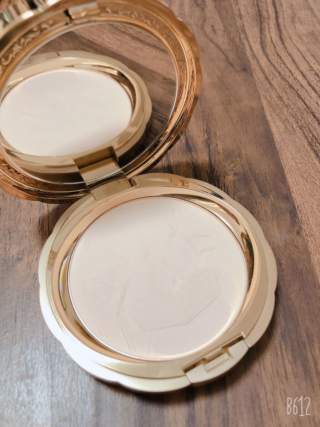 フェースアップパウダー2021/ミラノコレクション/プレストパウダーを使ったクチコミ（3枚目）