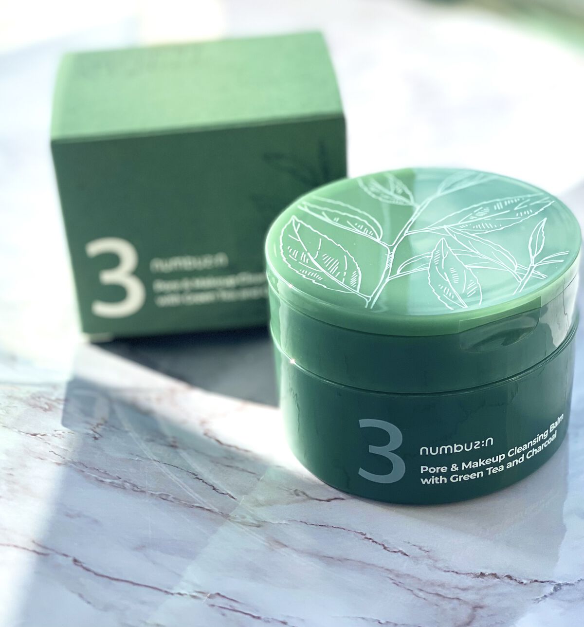 〝韓国で発売後に即完売した〟と言う噂を聞いて気になってたクレンジング！！！

numbuzin《3番 緑茶炭毛穴パッククレンジングバーム》しっかりメイクも落ちるし、使用後にﾂﾙｯﾂﾙもちもちになるから感動✨🥹

これは久々リピ買い確定…�