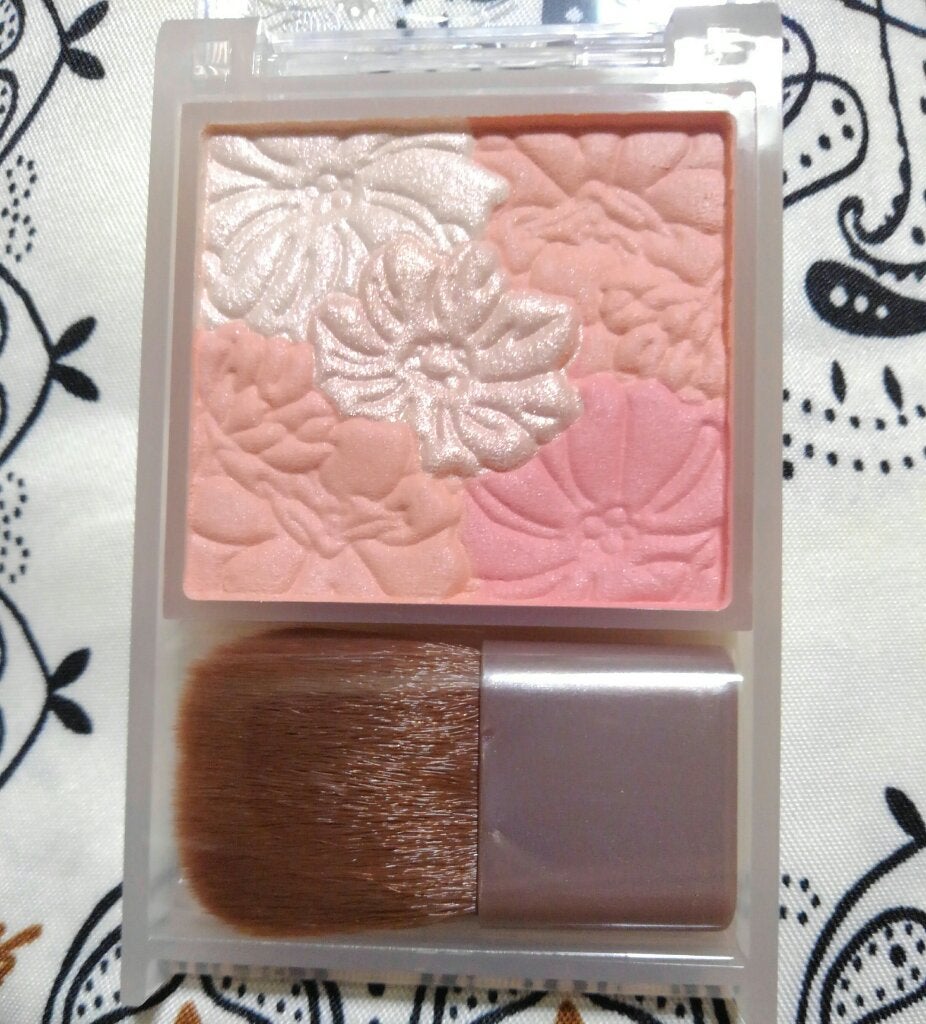 グロウフルールチークス(ブレンドタイプ)/キャンメイク/パウダーチークを使ったクチコミ(2枚目)