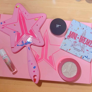 Jeffree Star Cosmetics MINI  BREAKERのクチコミ「#jeffreestar

ビューティリッシュさんにて
ハイライトとアイシャドウパレット購入🎨.....」（1枚目）