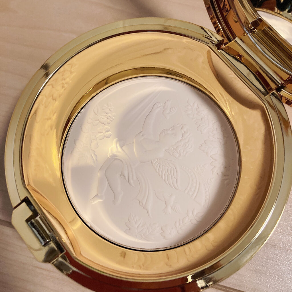 フェースアップパウダー ２０２２/ミラノコレクション/プレストパウダーを使ったクチコミ（3枚目）