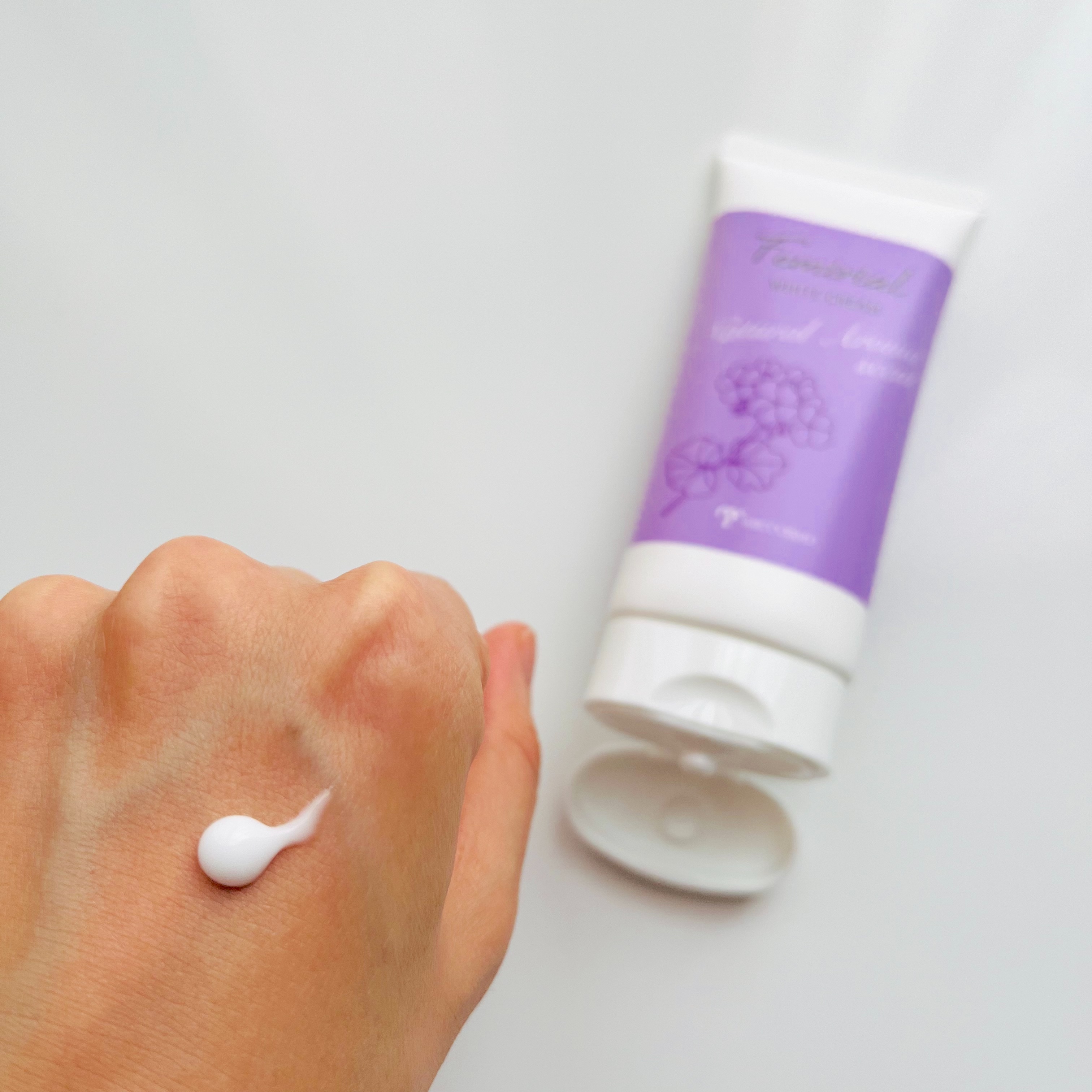 ホワイトスタビリティクリーム/フェミリアル/デリケートゾーンケアを使ったクチコミ（2枚目）