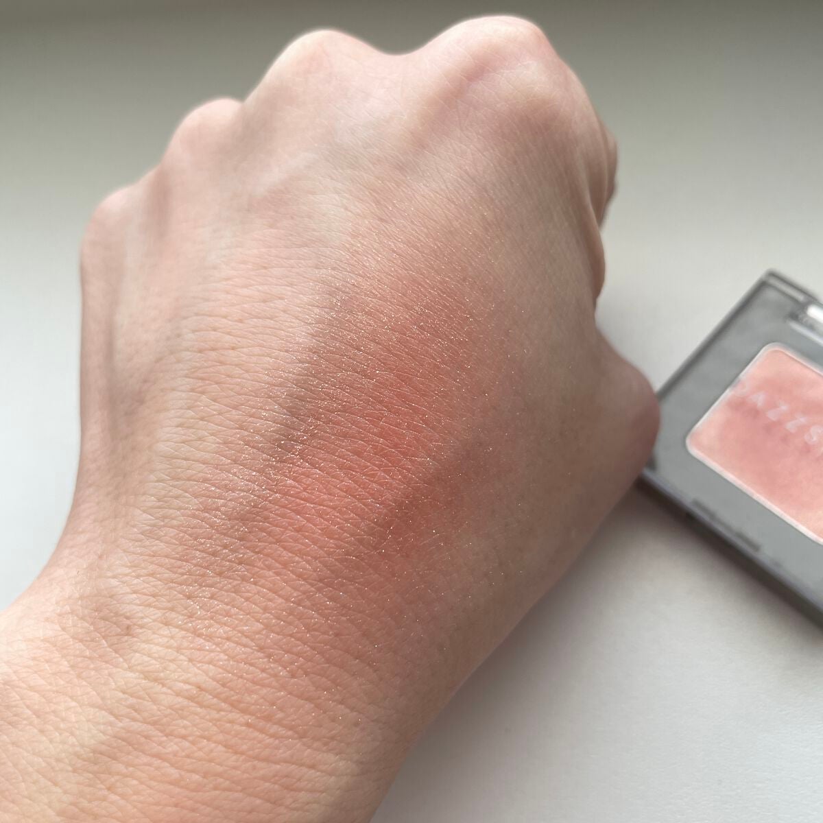 アリュールド シングル アイシャドウ/DAZZSHOP/単色アイシャドウを使ったクチコミ(4枚目)