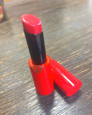 ✔︎ジョルジオアルマーニビューティー エクスタシーシャイン 505 💋💄

はじめてのアルマーニリップ！まず容れ物がかわいすぎて、持ってるだけでテンションが上がります！リップはとても柔らかく、塗り心地滑