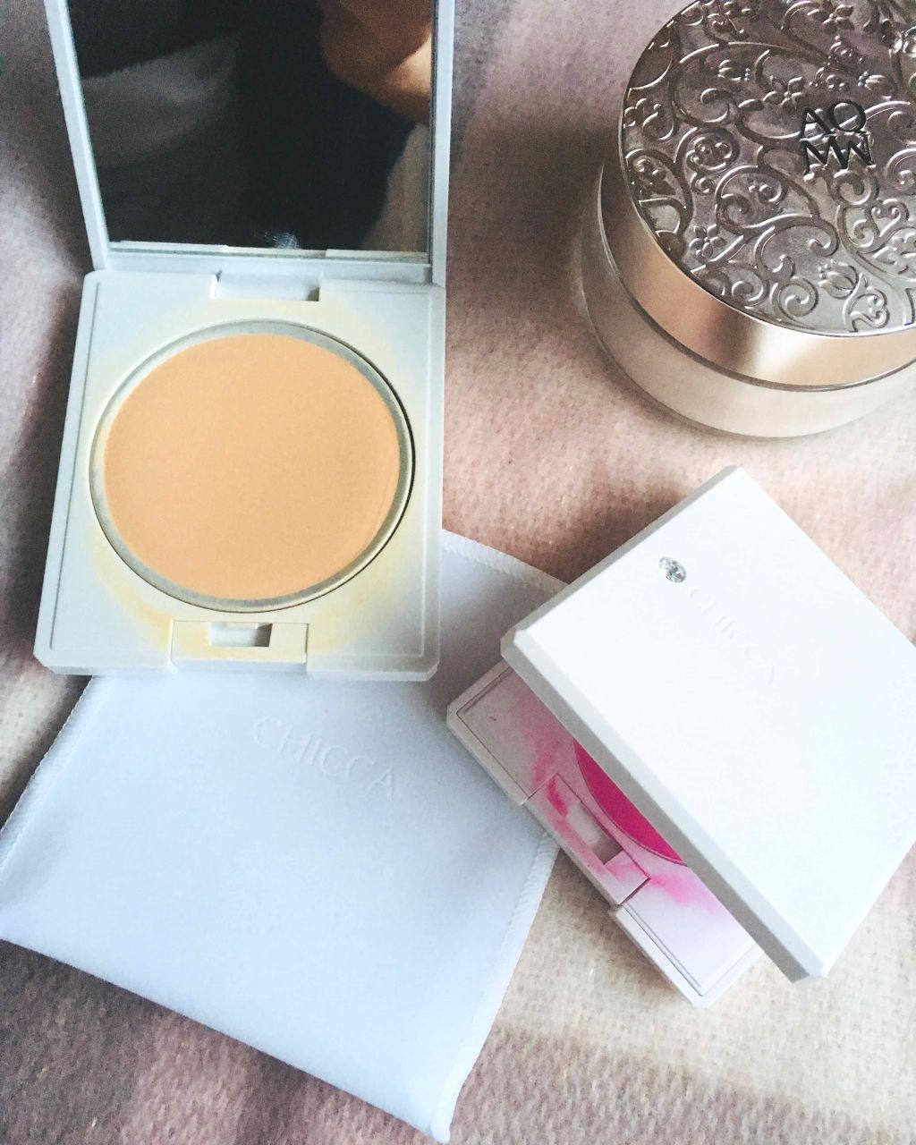 フローレスグロウ ソリッドファンデーション/CHICCA/クリーム・エマルジョンファンデーションを使ったクチコミ(1枚目)