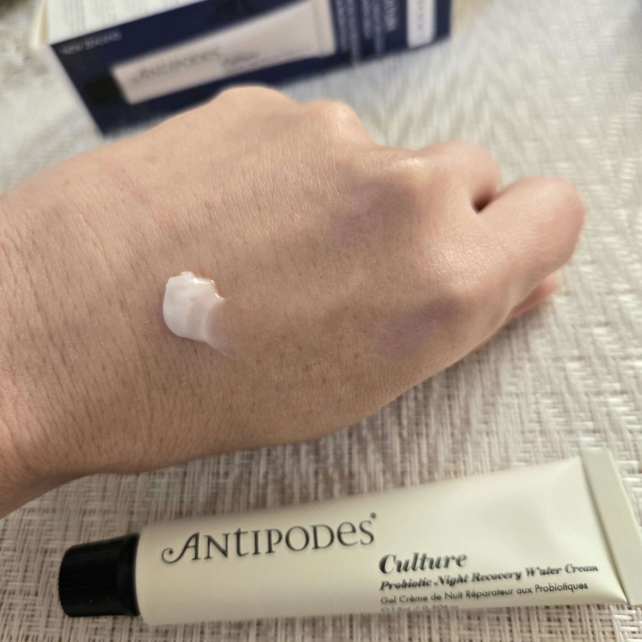 カルチャープロバイオティクス ナイト ウォータークリーム/Antipodes/フェイスクリームを使ったクチコミ（3枚目）