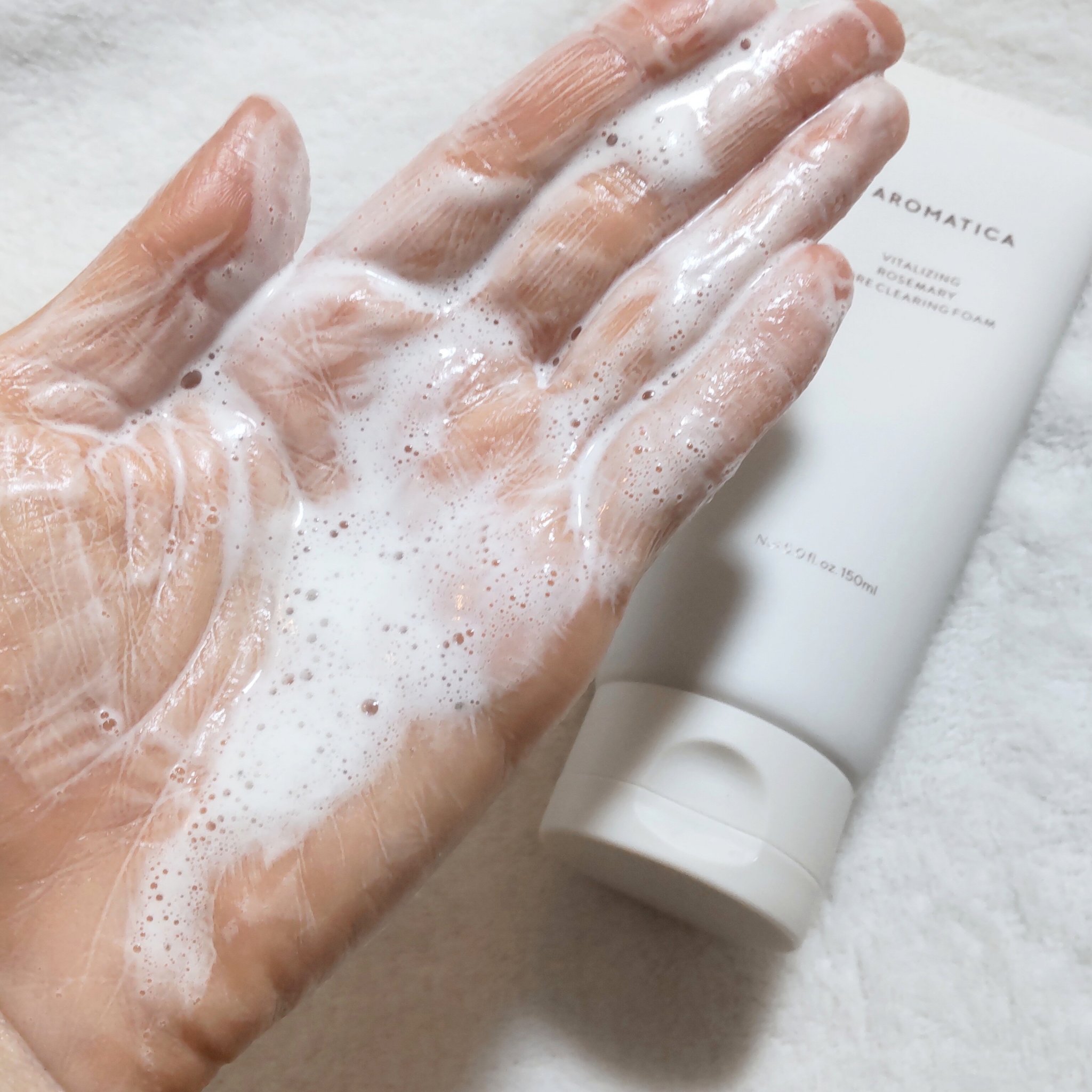 バイタライジング　ローズマリーポアクレンジングフォーム/AROMATICA/洗顔フォームを使ったクチコミ（3枚目）