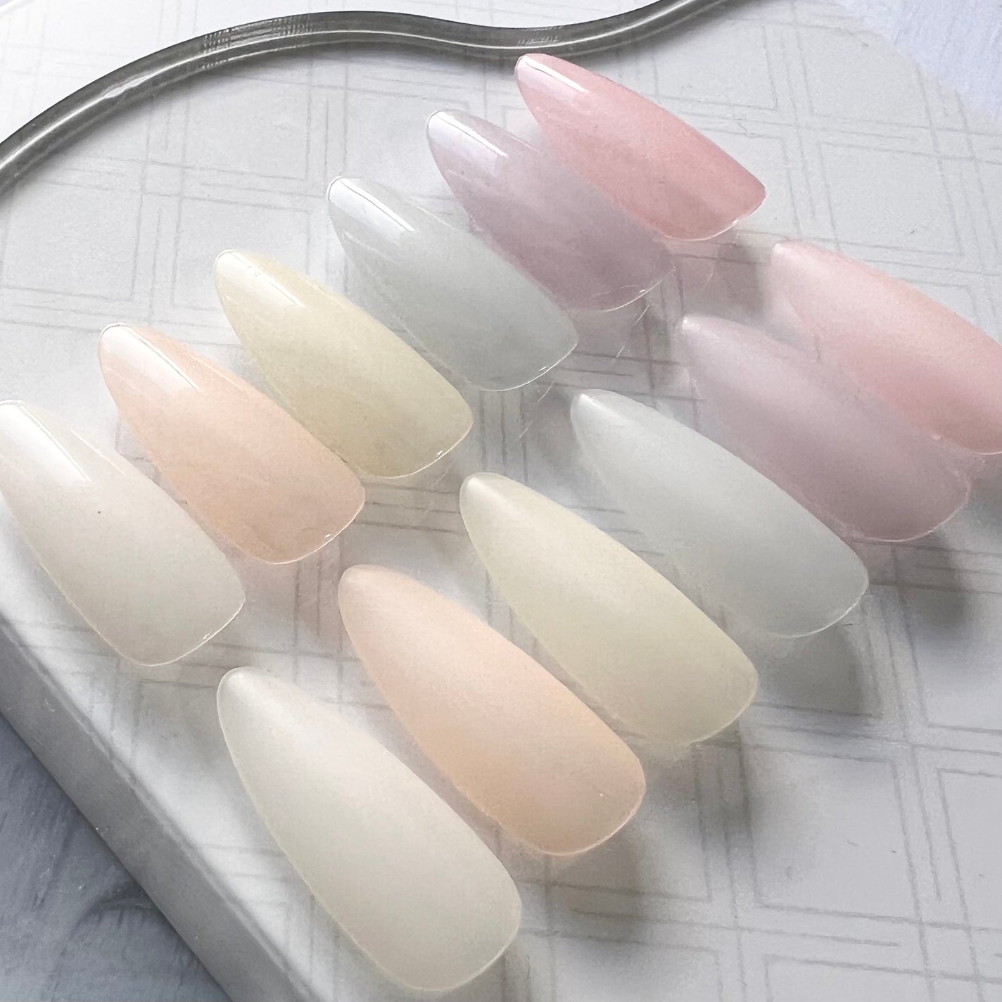 もふ on LIPS 「エミゴロさんのジェルをお試しさせていただきました!アレンジした..」(5枚目)