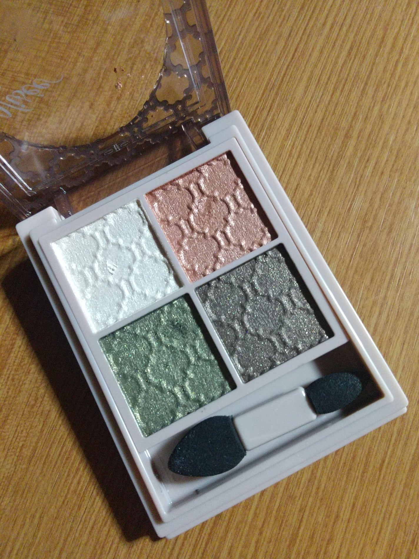 グロッシーリッチ アイズ N/Visée/アイシャドウパレットを使ったクチコミ(1枚目)