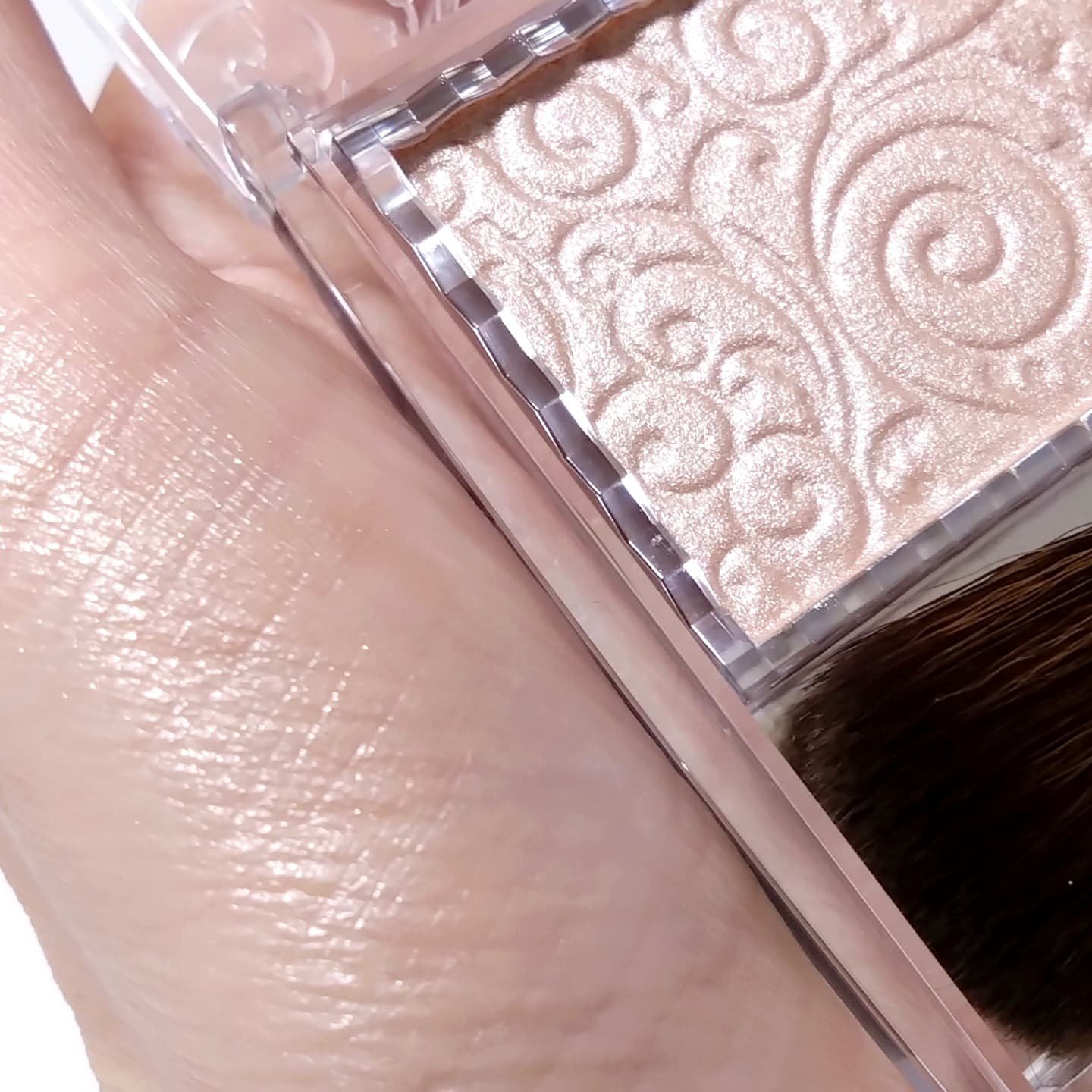 パールグロウハイライト/CEZANNE/パウダーハイライトを使ったクチコミ（1枚目）