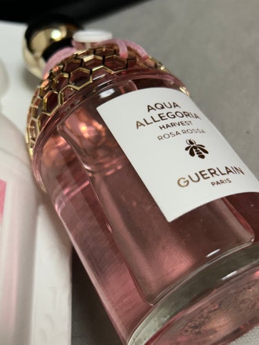 GUERLAIN アクア アレゴリア ハーベスト ローザ ロッサのクチコミ「近年アクアアレゴリアの中でも猛プッシュされているのがローザロッサ。昨年のフォルテバージョンに引.....」（1枚目）