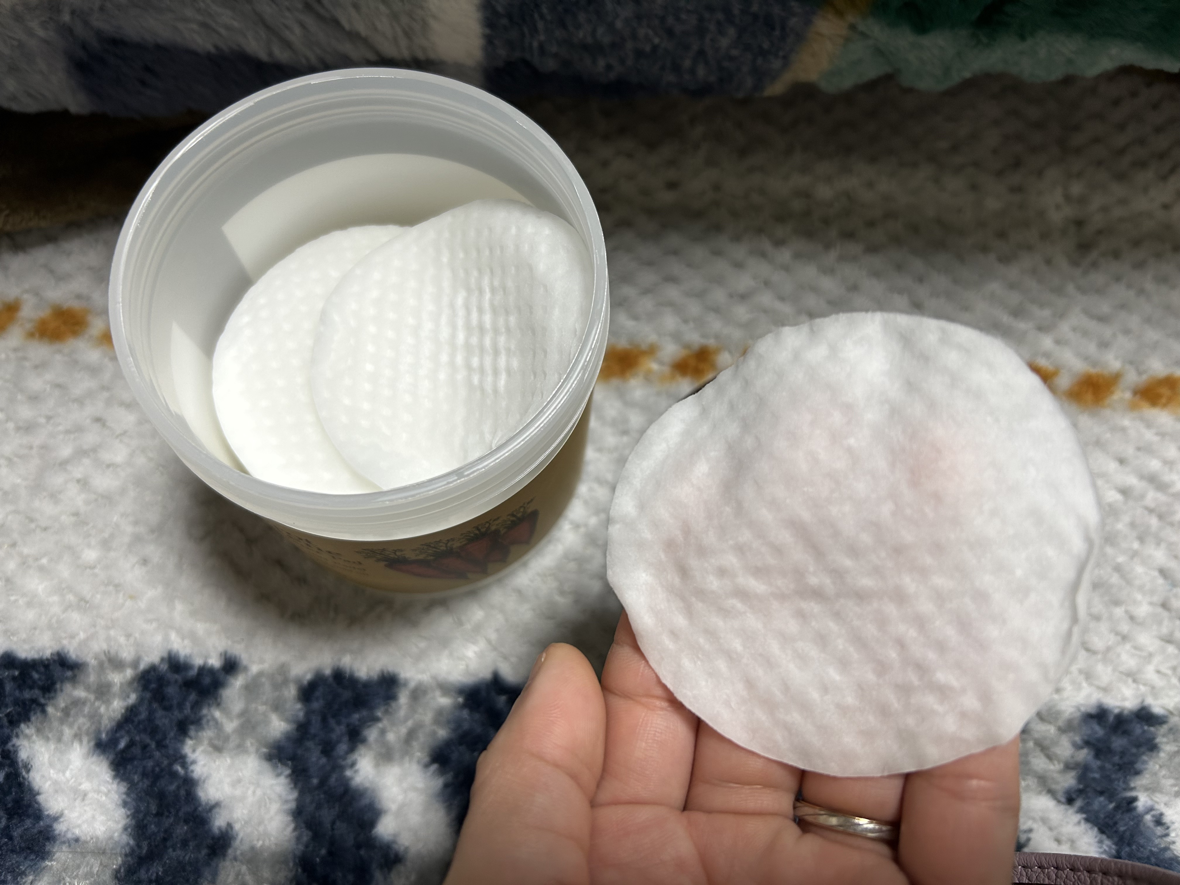 ブラックシュガー パーフェクト ファーストセラム  ザ・エッセンシャル/SKINFOOD/美容液を使ったクチコミ（3枚目）