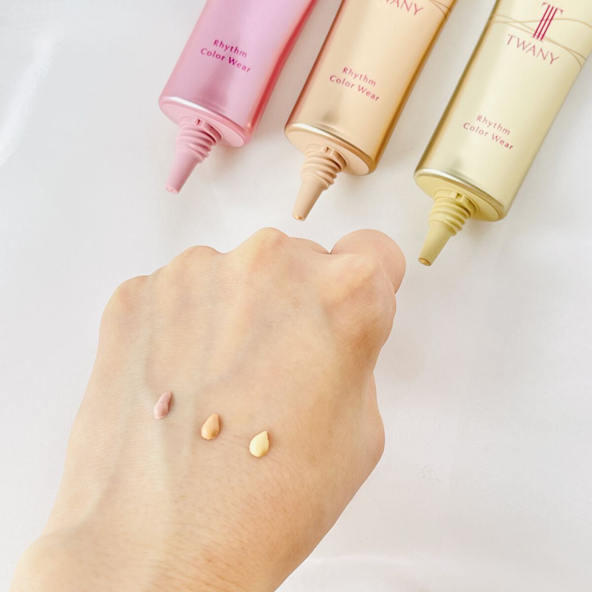 リズムカラーウェア 01 チャーミング/TWANY/化粧下地を使ったクチコミ（2枚目）