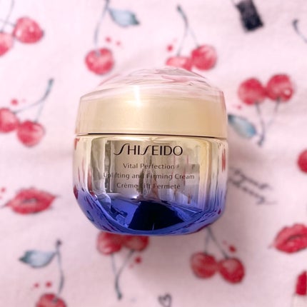 SHISEIDO バイタルパーフェクション UL ファーミング クリームのクチコミ「SHISEIDO
バイタルパーフェクション UL ファーミング クリーム
プリッとしている.....」(1枚目)