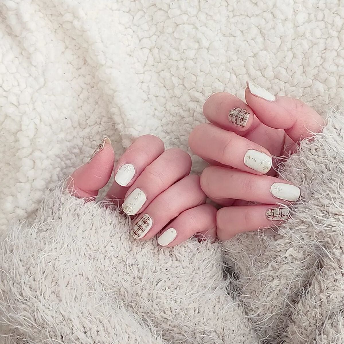 あちゃみん on LIPS 「100均でクリスマスネイル…| ᐕ)·DAISOで見つけたクリ..」(1枚目)